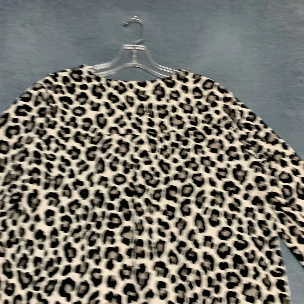 Michael Kors Blouse Top Womens Large Beige Leopard Print Round Hem Summer V Neck
